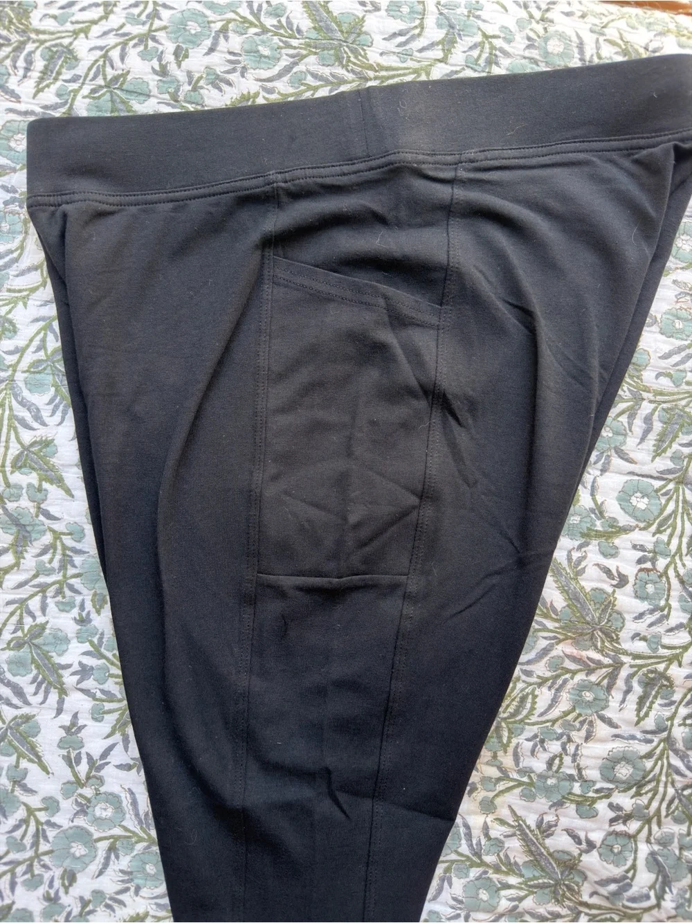 NWT Old Navy High-Waisted Black Petite 7/8ths Leggings